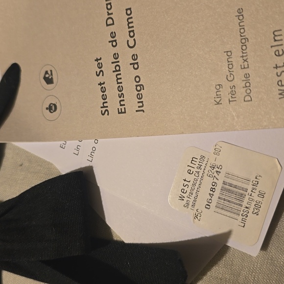 West Elm European Flax Linen Sheet Set Frost Gray, Size King, Retail $309.00US - Picture 5 of 16